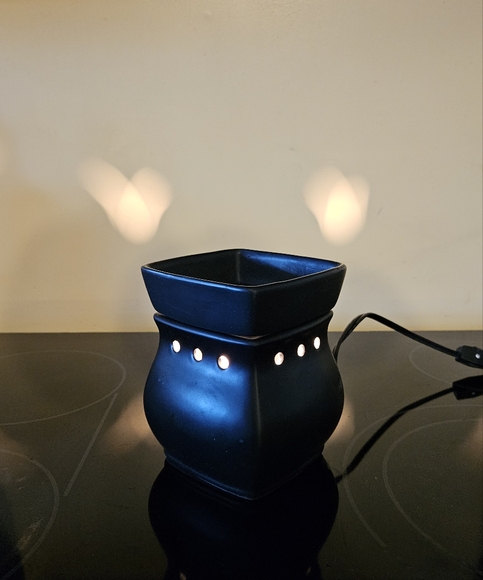 Scentsy warming pot - Picture 1 of 10